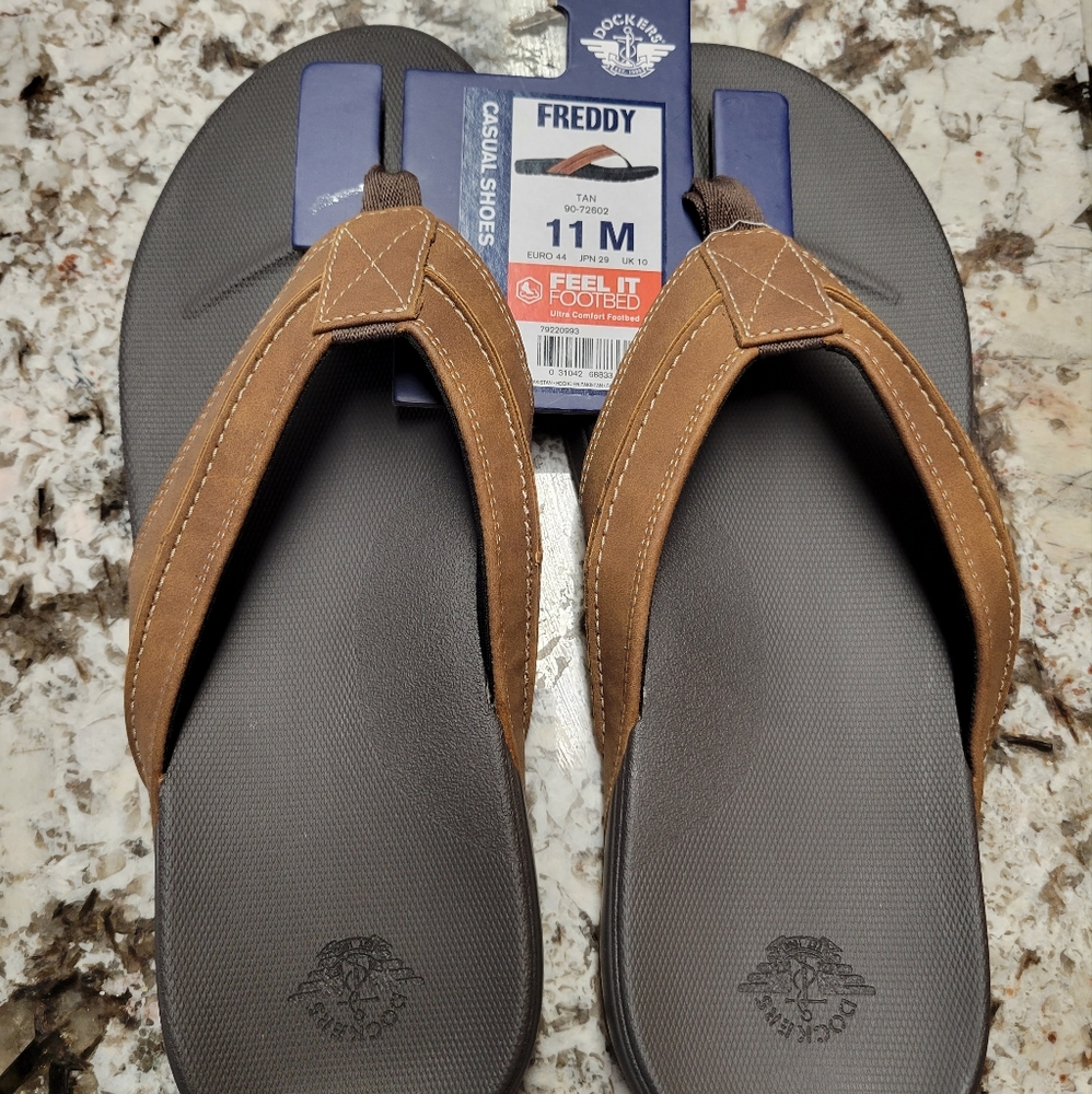 Dockers men's flip flops